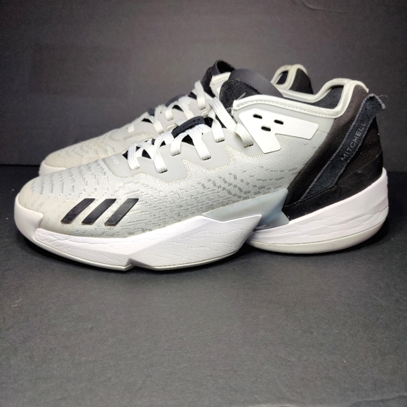 Adidas D.O.N. Issue 4 Basketball Black White Sneaker Mens Shoes Size 13 - Picture 1 of 11